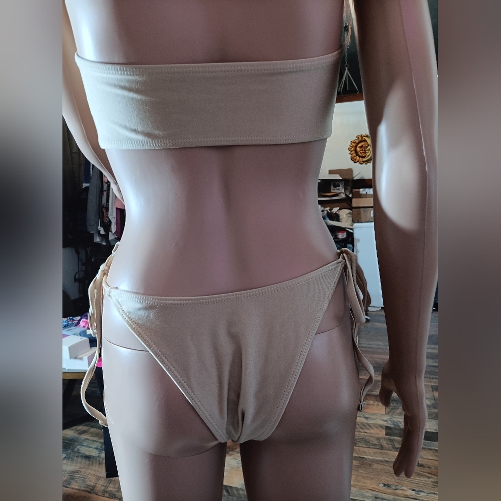 Chic Cream Bikini Set - Picture 6 of 9